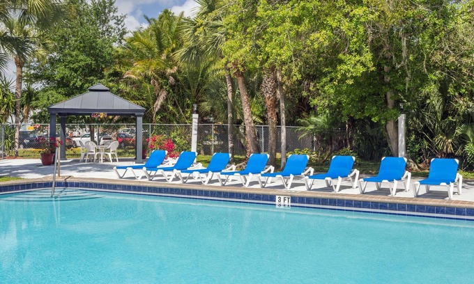 Lakeland Hotel | Travelodge by Wyndham Lakeland
