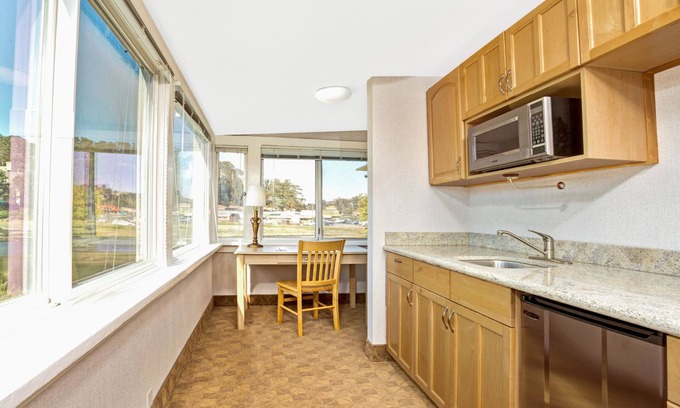 Mill Valley Hotel | Travelodge by Wyndham Mill Valley/Sausalito