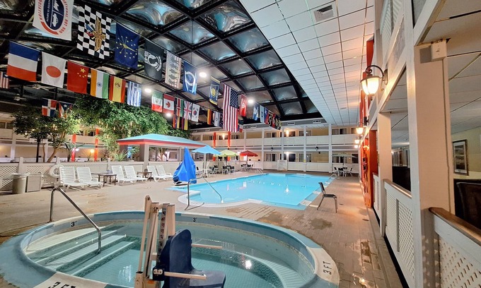Wayne Hotel | Travelodge by Wyndham Indianapolis Speedway
