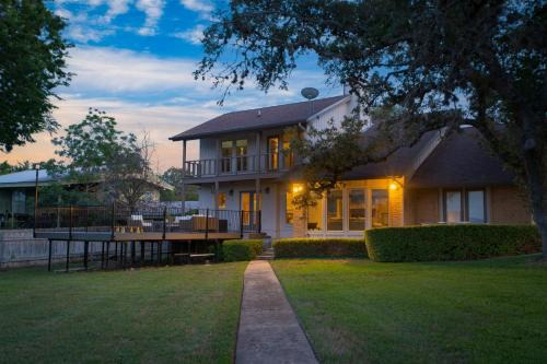 Cardinal Hills Casa | Travis by AvantStay Waterfront Lake Retreat