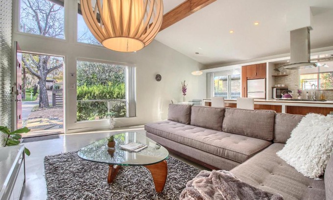 South River City Casa | Travis Heights Modern I