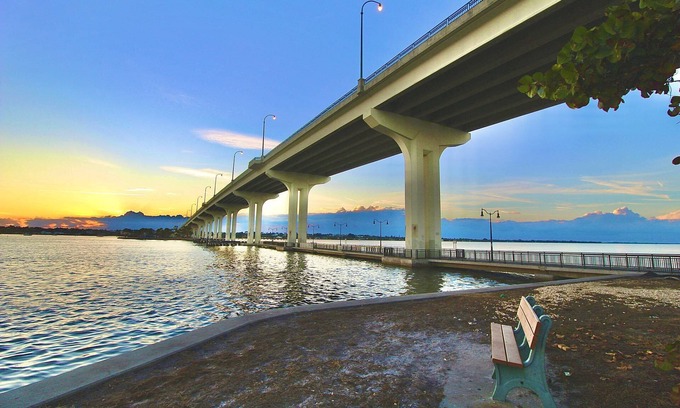 Indian River Estates Casa | Treasure Cove! Private Waterfront Tudor Style 4BR Home On The Indian River