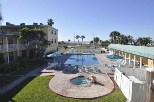Treasure Island Apartamento | Treasure Island Beach Club 727-360-7096