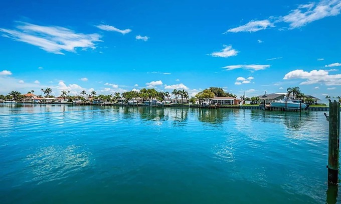Capri Isle Condominio | Treasure Island, Isle of Capri 2Bed 2Bath Condo con piscina climatizada