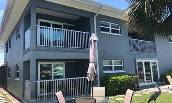 Capri Isle Apartamento | Treasure Island Waterfront Oasis Minutes to Beach Dock Sunsets at John’s Pass