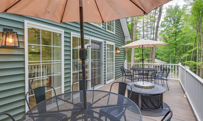 Treasure Lake Casa | Treasure Lake Home w/ Deck: Walk to Bimini Lake!