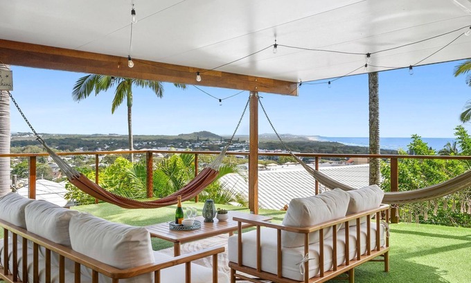 Coolum Beach Casa | TreasureView Beach - Three bedroom option #9a