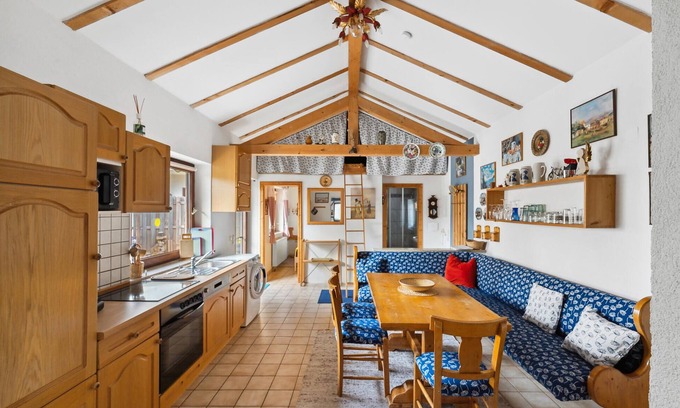 Heitlern Apartamento | Treat yourself to some time out in the Allgäu and this cozy vacation apartment with sleeping loft.