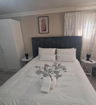 Port Elizabeth Casa | Tree Haven Guesthouse