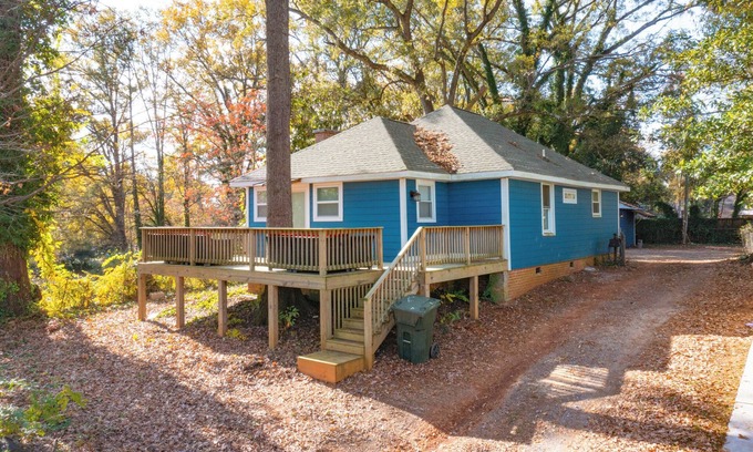 Rock Hill Casa | Tree House feel overlooking Glencairn Gardens