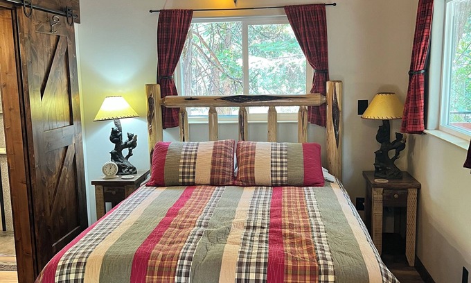 Nevada City Casa | Tree House in Nevada City - Hikers Paradise