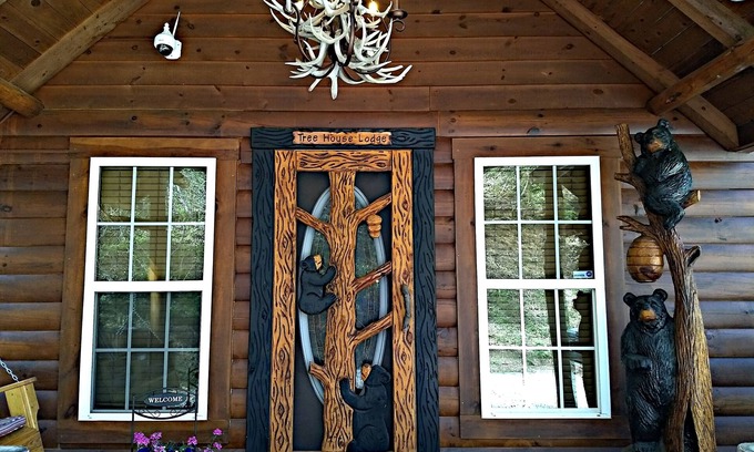 Hiawassee Cabina | Tree House Lodge (Real Log Mountain Paradise)