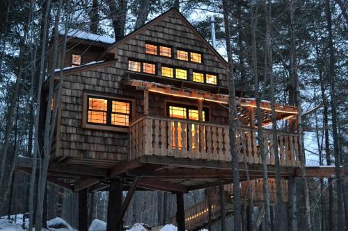 Mount Sunapee Casa | Tree House Rental Ideal for a Unique Getaway near Lake Sunapee in New Hampshire