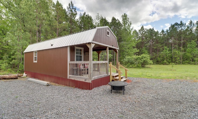 Higden Cabaña | Tree-Lined Higden Retreat: Close to Parks + Trails
