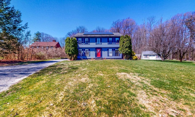 Lee Casa | Tree-lined Home, Large Yard, Grill, & Dog-Friendly