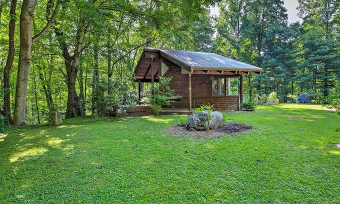 Robbinsville Apartamento | Tree-Lined Robbinsville Studio, Near Trails!