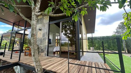 Daniel Flores Apartamento | Tree of Heaven Lodge