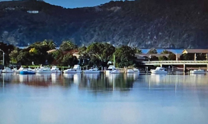Haruru Casa | Stunning water views..Dogs are welcome free Netflix..close to all amenities..