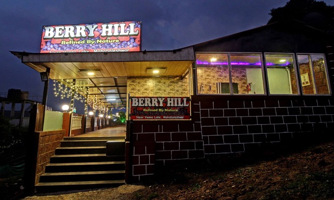 Mahabaleshwar Hotel | Treebo Berry Hill Venna Lake, 3 Km From City Center