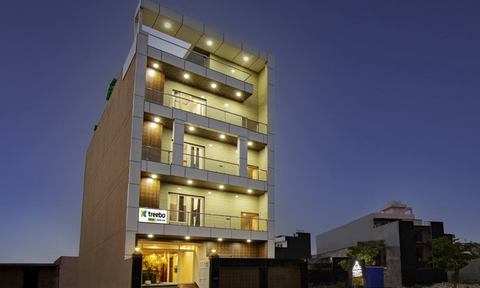 Noida Hotel | Treebo Grand Vista - 62