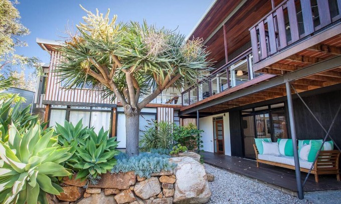 Eagle Bay Casa | TreeHaus I Private Properties