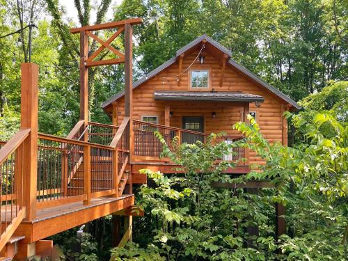 Millersburg Casa | Treehouse #0 by Amish Country Lodging