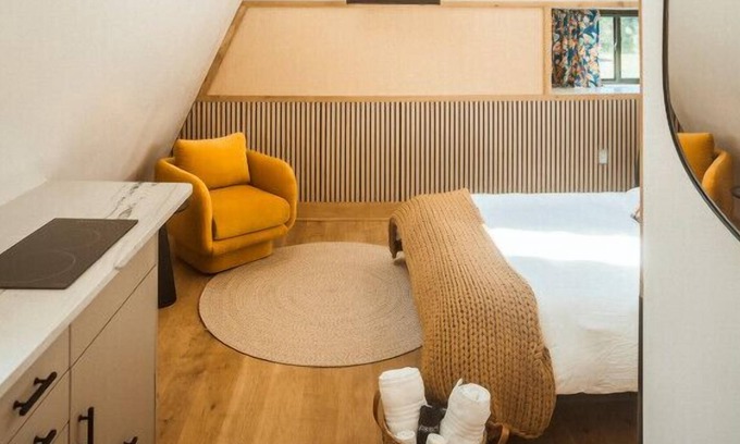 Sodus Cabina | Treehouse 2 Honeymoon Treehouse Escape & Spa w private hot tub