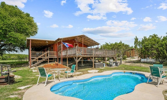 Paluxy Cabina | Treehouse Cabin CedarPoint Cabin