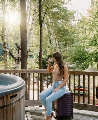 Belgrade Casa | Treehouse Duo Lakefront 2 Private Hot Tubs
