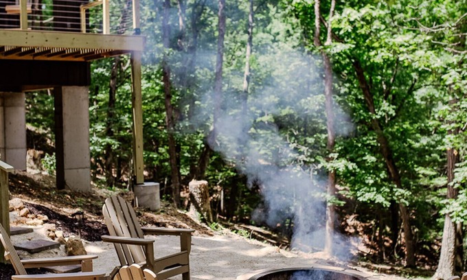 Sunrise Beach Cabina | Treehouse/ Hottub/ Firepit-Romantic Getaway 2