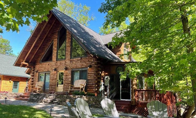 Medina Cabina | Treehouse Retreat on the River