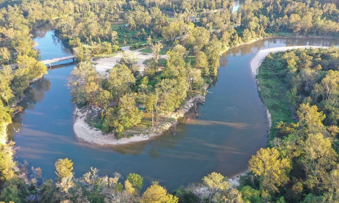 Talisheek Cabina | Treehouse Riverfront Retreat! Unplug & Reconnect