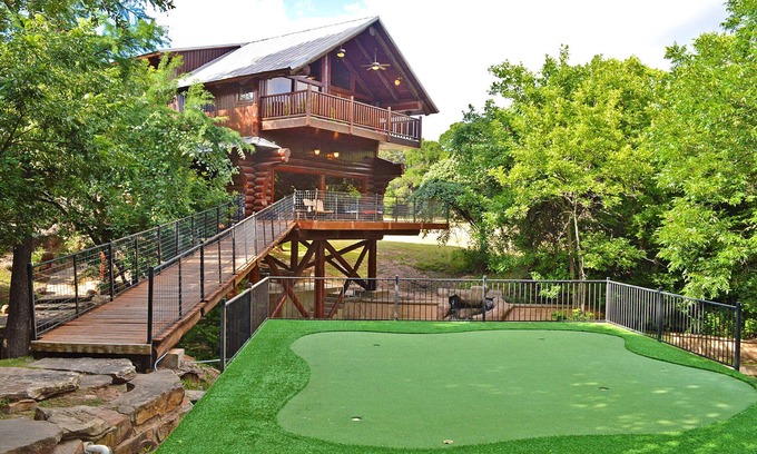 Marble Falls Cabina | Canadian Log Cabin ubicado en una cala privada con jacuzzi y comodidades del resort