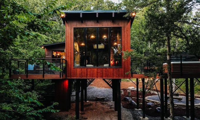 Perryville Cabina | TreeLoft at BaseCamp