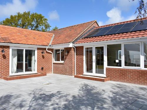 Cowes Casa | Trees Annexe