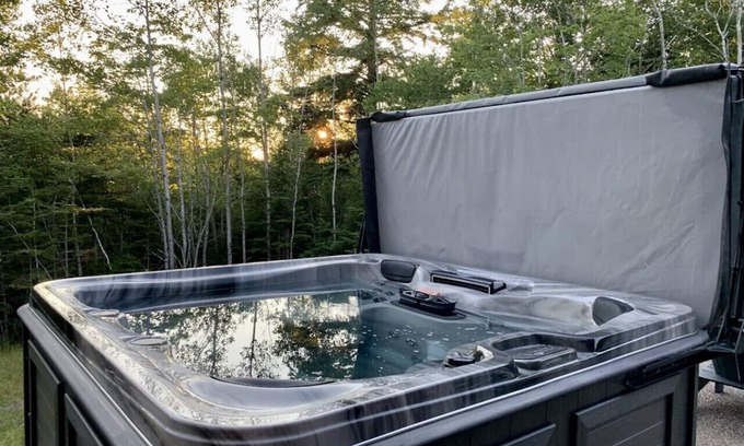 Smiths Corner Casa | Treeside Retreat with Hot tub