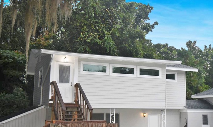 Mount Dora Casa | Adorable y actualizada casa de la piscina, a poca distancia del centro