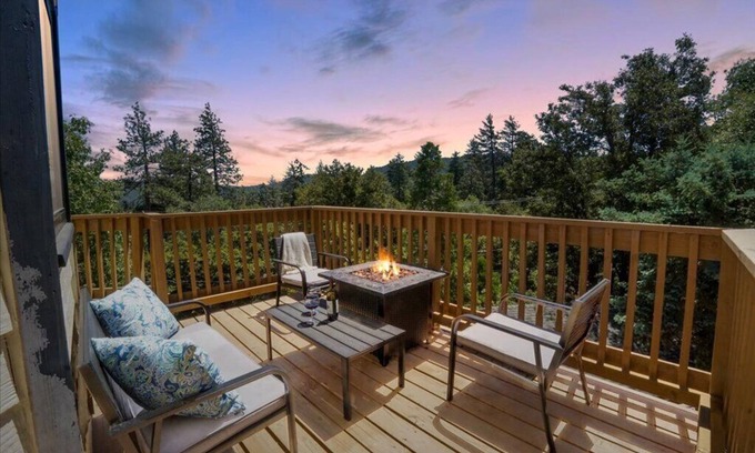 Crestline Casa | Treetop Haven - Indoor Jacuzzi & Hockey Table - Pet-friendly
