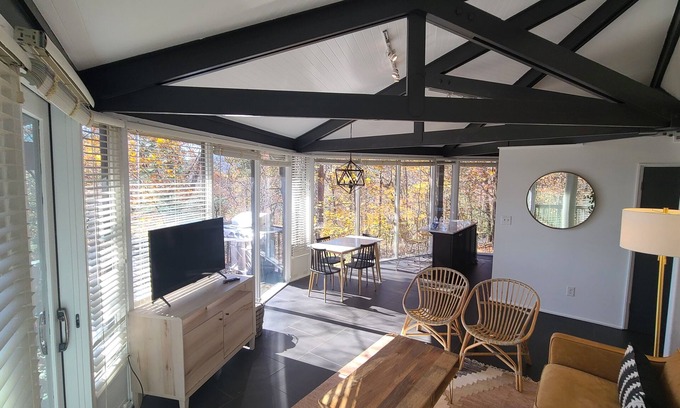 Big Canoe Cabina | Treetopper. The Perfect Mountain Retreat. Feels like you are in the trees!