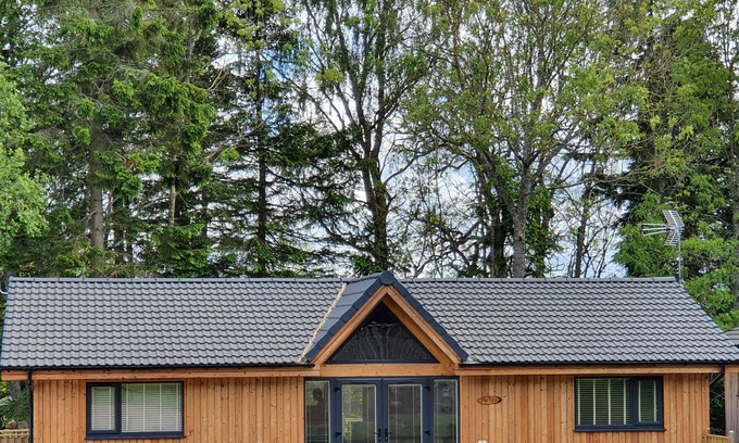Otterburn Cabina | Treetops - 3 bedroom lodge with Hot Tub set in the National Park