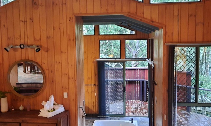 Flaxton Cabina | Treetops Accommodation Montville