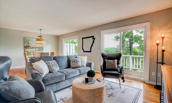 Bella Vista Casa | Treetops at Little Sugar East With a brand new deck in the treetops