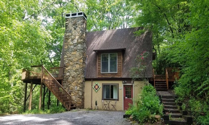 Burnsville Casa | Treetops Lodge - Private Mountain Home in Mt. Mitchell Golf Community