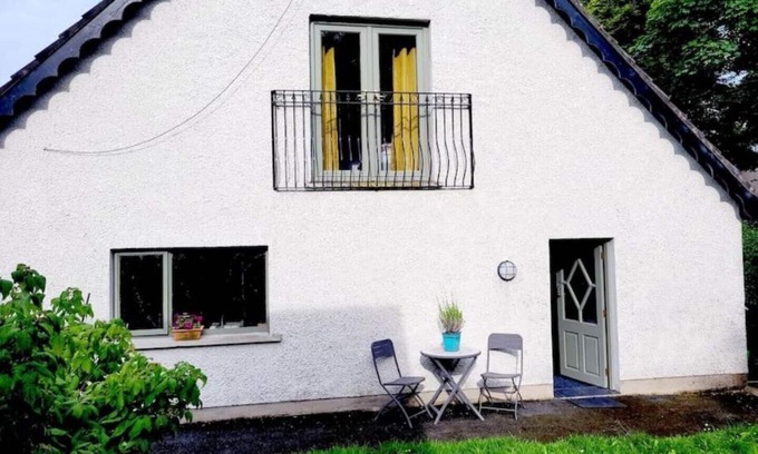 Newtownabbey Apartamento | Treetops Loft: TouristNI , approved property situated near Belfast.