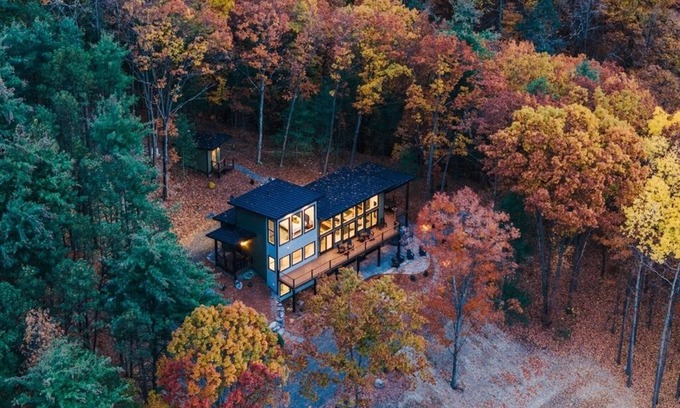Penn Yan Casa | TreeTops, modern luxury overlooking Keuka Lake - luxury Treehouse new for 2025!
