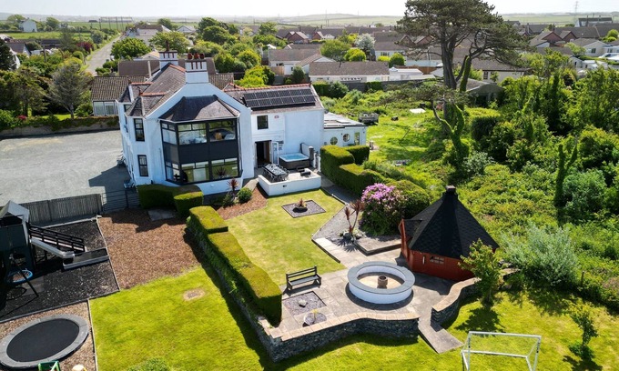Holyhead Casa | Trefonen House, Reduced occupancy offer