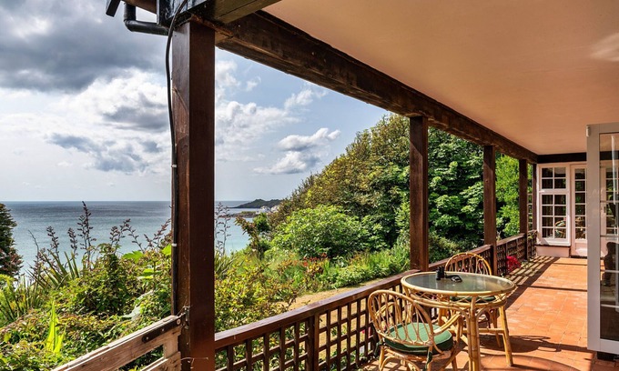 Coverack Casa | Tregatreath by Interhome