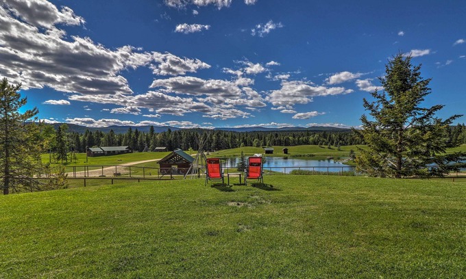 Trego Cabina | ¡NUEVO! 40-Acre Trego Resort Cabin w / Lake & Trails!