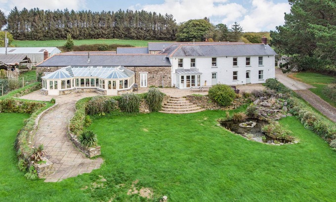 Truro Cabaña | VIÑEDO DE TREGONINNY AND WOODLAND FARMHOUSE en Tresillian, Ref 978617
