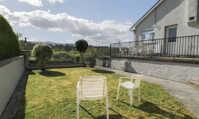 Penrhyndeudraeth Cabaña | TREM Y FOEL, pet friendly, with a garden in Penrhyndeudraeth